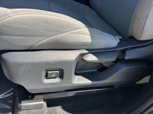 Certified 2025 Toyota Tacoma SR5 AWD/4WD image 17