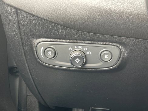 Used 2019 Chevrolet Equinox Premier image 30