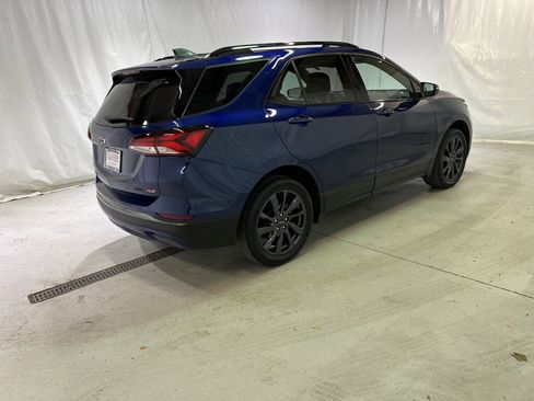 Used 2022 Chevrolet Equinox RS w/ RS Leather Package image 11
