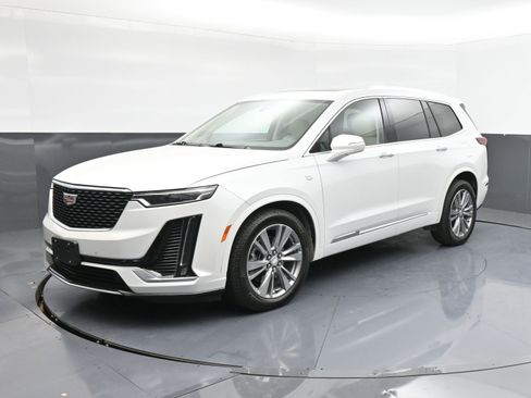 Used 2023 Cadillac XT6 Premium Luxury image 4