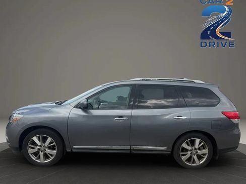 Used 2016 Nissan Pathfinder Platinum w/ Family Entertainment Package AWD/4WD image 9