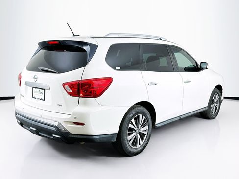 Used 2017 Nissan Pathfinder SV FWD image 9