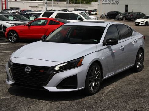 Certified 2024 Nissan Altima 2.0 SR FWD image 6