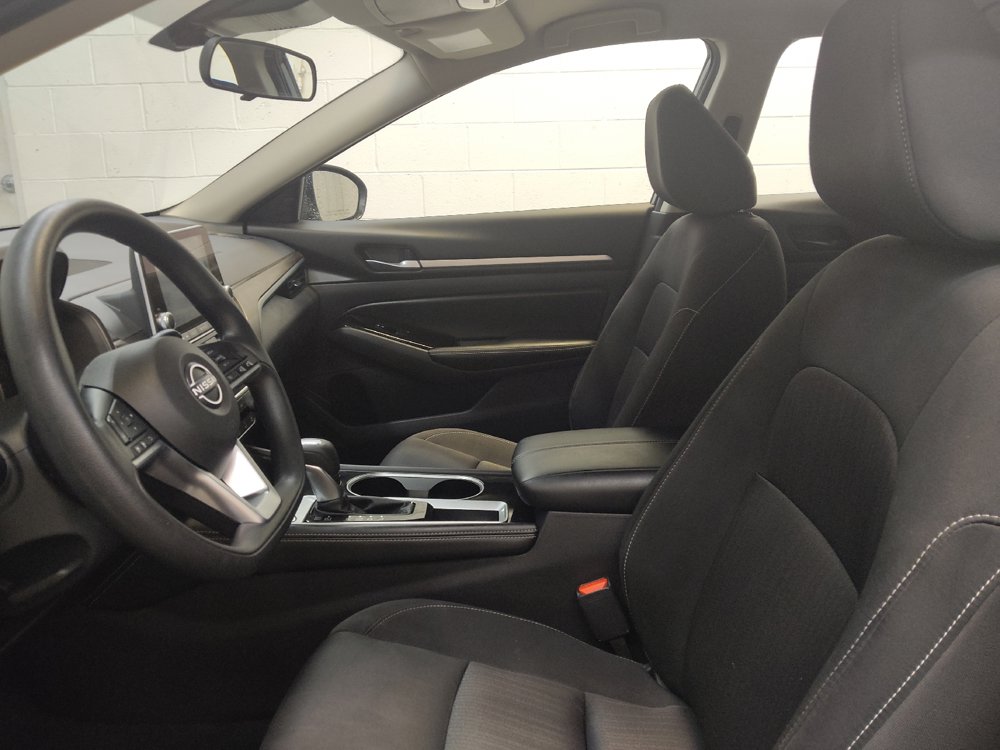 Used 2023 Nissan Altima 2.5 SV FWD image 17