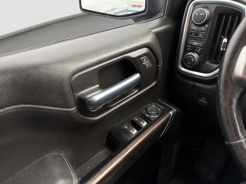 Used 2022 Chevrolet Silverado 1500 LT AWD/4WD image 12
