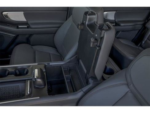 Used 2025 Ford Expedition Active AWD/4WD image 16