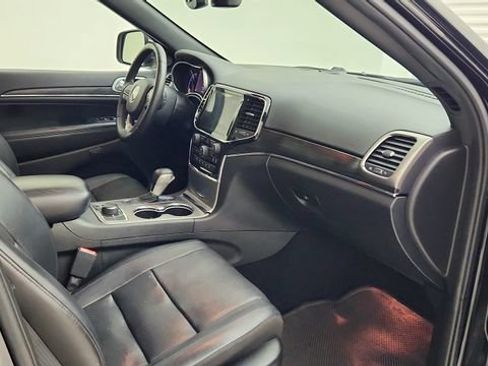 Used 2020 Jeep Grand Cherokee Limited w/ Luxury Group II AWD/4WD image 23