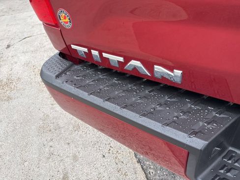 Used 2019 Nissan Titan PRO-4X image 19