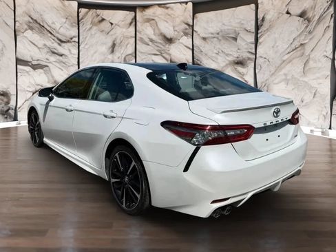 Used 2019 Toyota Camry XSE FWD image 6