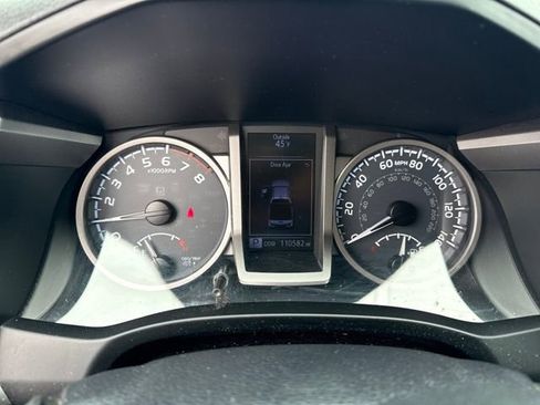 Used 2017 Toyota Tacoma SR5 w/ Tow Package image 24