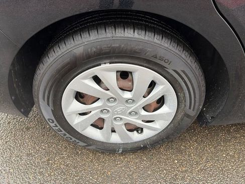 Used 2019 Hyundai Elantra SE image 15