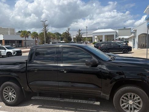 Used 2024 Chevrolet Colorado LT w/ LT Convenience Package III RWD image 2