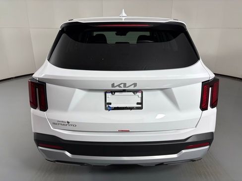New 2026 Kia Sorento LX image 7