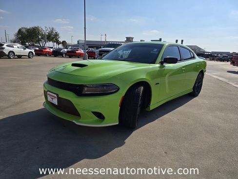 Used 2023 Dodge Charger R/T w/ Plus Group image 4