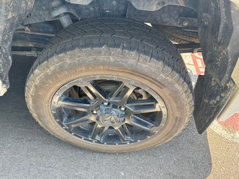 Used 2019 Toyota Tundra SR5 w/ SR5 Upgrade Package AWD/4WD image 5