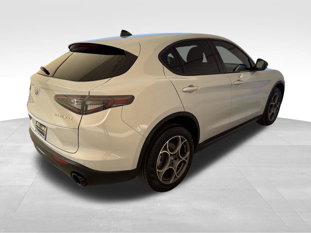 New 2025 Alfa Romeo Stelvio Sprint w/ Convenience Package AWD/4WD image 8