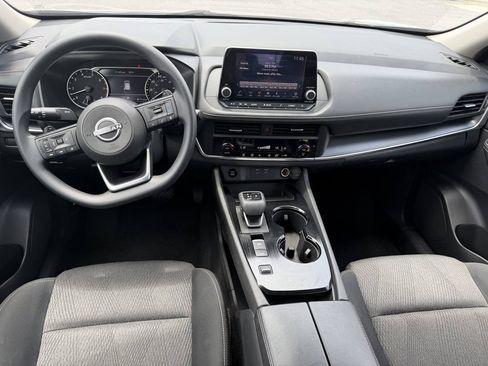 Used 2024 Nissan Rogue SV FWD image 10