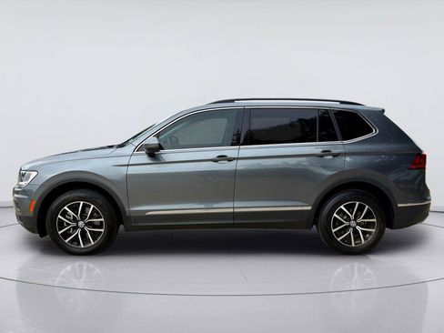 Used 2021 Volkswagen Tiguan SE w/ Panoramic Sunroof Package FWD image 4