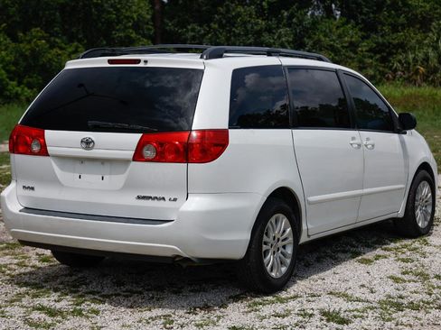 Used 2010 Toyota Sienna CE FWD image 9