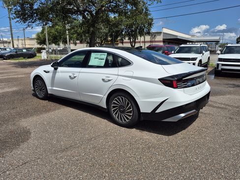 New 2026 Hyundai Sonata SEL FWD image 4