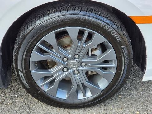 Used 2025 Honda Odyssey Touring image 9