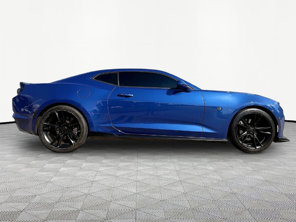 Used 2021 Chevrolet Camaro SS RWD image 5
