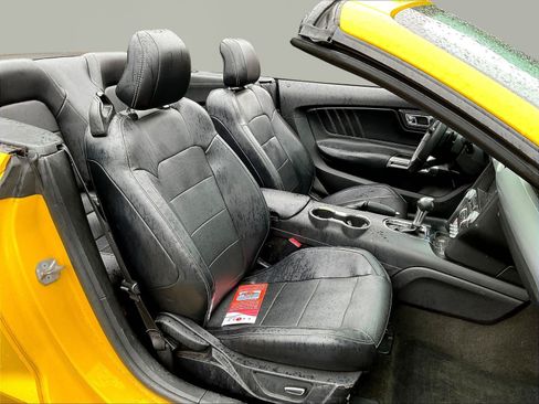 Used 2016 Ford Mustang Premium RWD image 27
