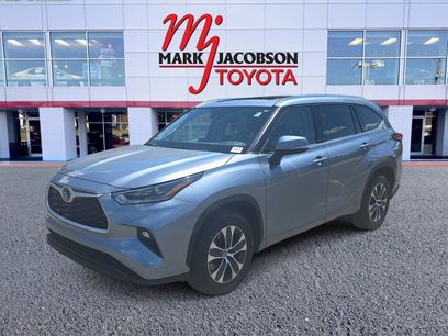 Used 2021 Toyota Highlander XLE