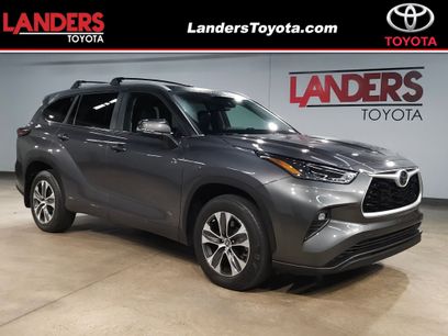 Used 2023 Toyota Highlander XLE
