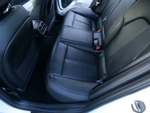 Used 2023 Genesis G70 2.0T image 46