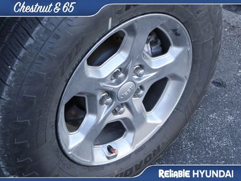 Used 2023 Jeep Gladiator Sport AWD/4WD image 25