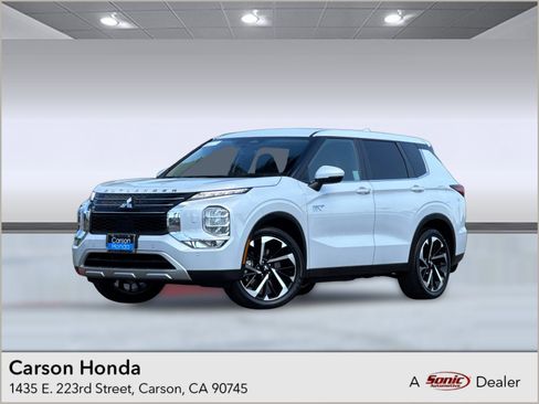 Used 2024 Mitsubishi Outlander SE AWD/4WD image 1