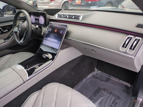 Used 2025 Mercedes-Benz Maybach S 580 4MATIC image 34