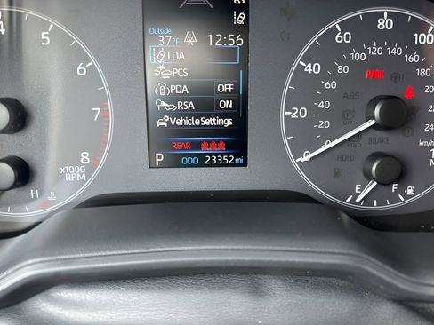 Used 2025 Toyota Corolla LE image 20