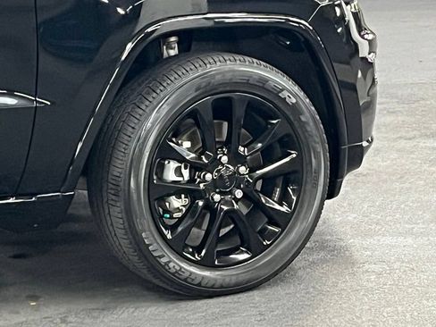 Used 2021 Jeep Grand Cherokee Laredo X AWD/4WD image 37