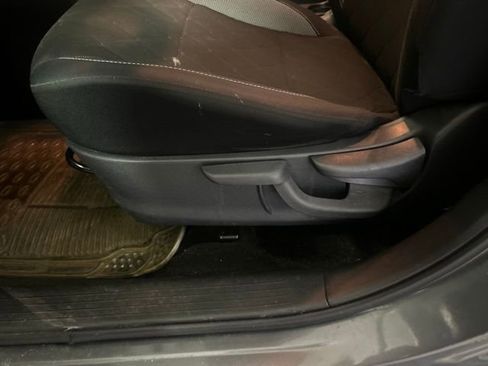 Used 2020 Nissan Kicks SV FWD image 12