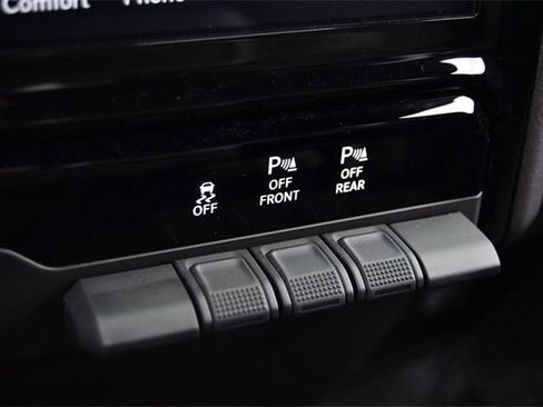 Used 2025 RAM 1500 Laramie image 19