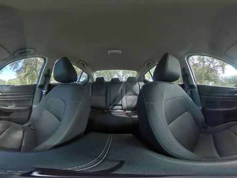 Used 2025 Nissan Altima 2.5 SV FWD image 41