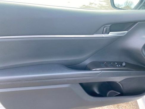 Used 2023 Toyota Camry SE FWD image 14