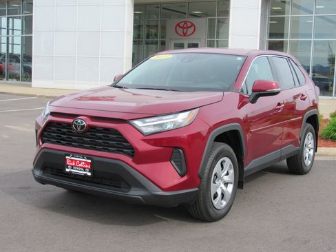Used 2023 Toyota RAV4 LE AWD/4WD image 2