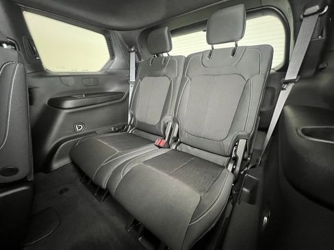 New 2025 Jeep Grand Cherokee L Laredo image 6