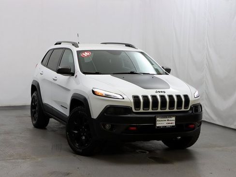 Used 2016 Jeep Cherokee Trailhawk w/ Leather Interior Group image 1