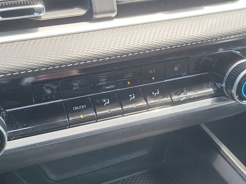 Used 2025 Chevrolet Equinox LT FWD image 29