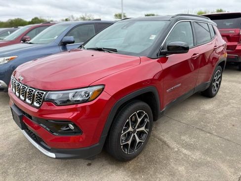 Used 2025 Jeep Compass Limited AWD/4WD image 3