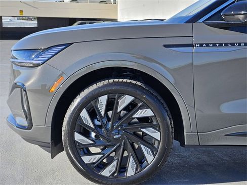 New 2026 Lincoln Nautilus Black Label w/ Jet Appearance Package image 9