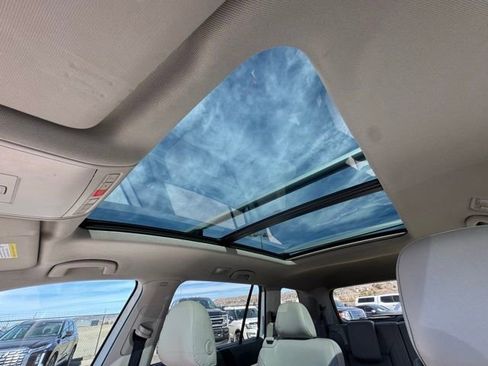 Used 2020 Volkswagen Atlas SE w/ Panoramic Sunroof Package image 35