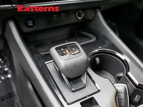 Used 2024 Nissan Rogue S AWD/4WD image 13