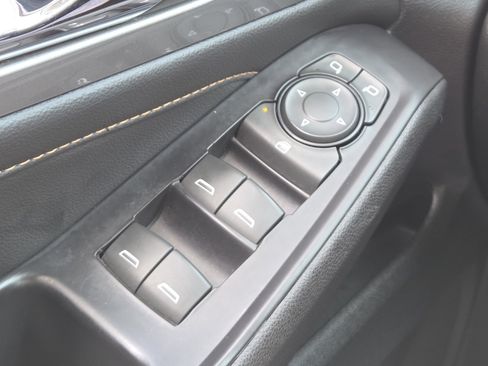 Used 2018 Chevrolet Traverse LS FWD image 23