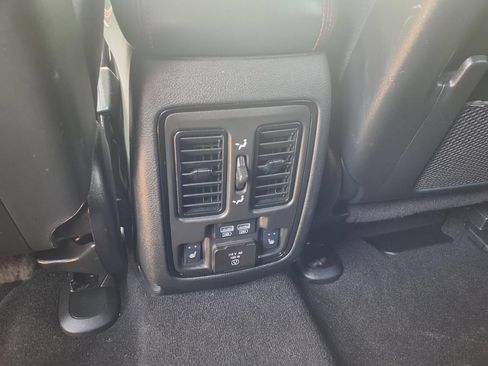 Used 2024 Dodge Durango GT AWD/4WD image 16