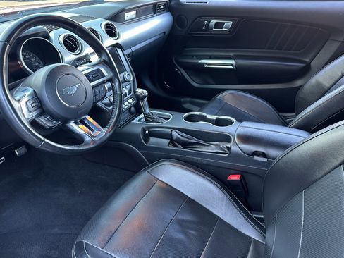 Used 2019 Ford Mustang Premium image 10